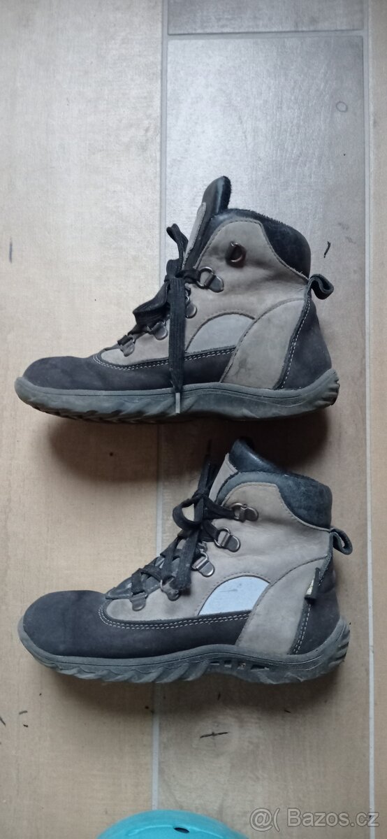 Zdravotní kotníčková kožená obuv vel. 30