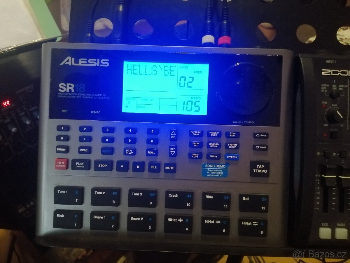 Alesis SR-18 automatický bubeník