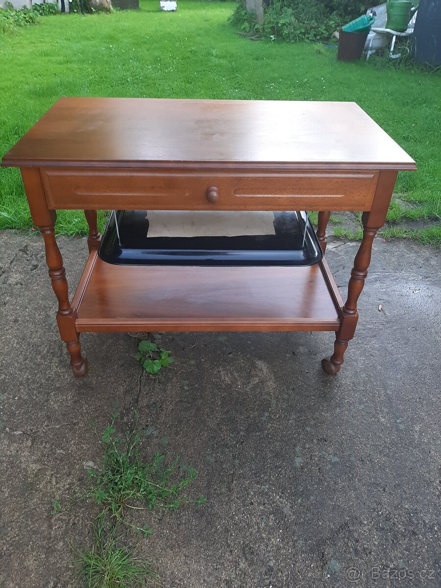 Servírovací stolek super stav