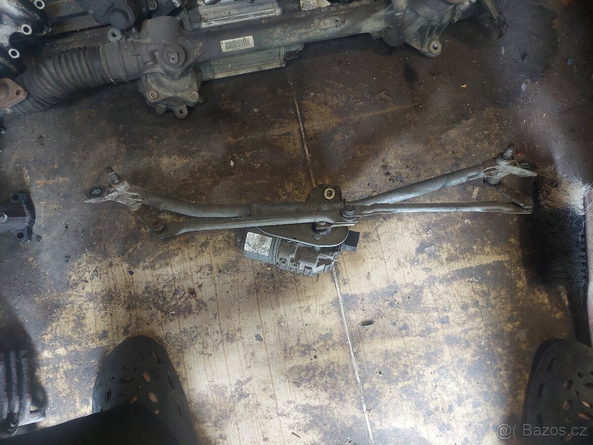 Táhla/mechanismus stěračů passat b5.5