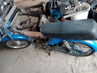 moped-hero gizmo