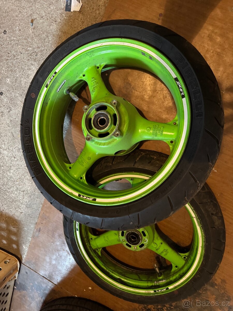 Kola Kawasaki zx6r
