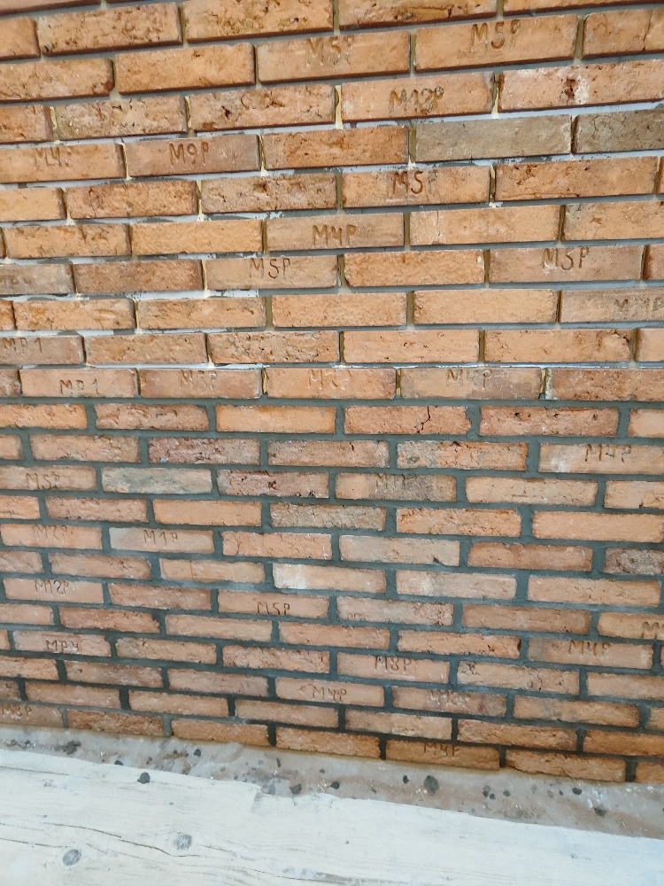 CIHLOVÝ OBKLAD ZE STARÝCH CIHEL