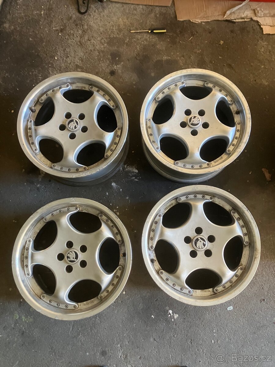 Alu 5x100 R17 + pneu 205/45 Octavia 1