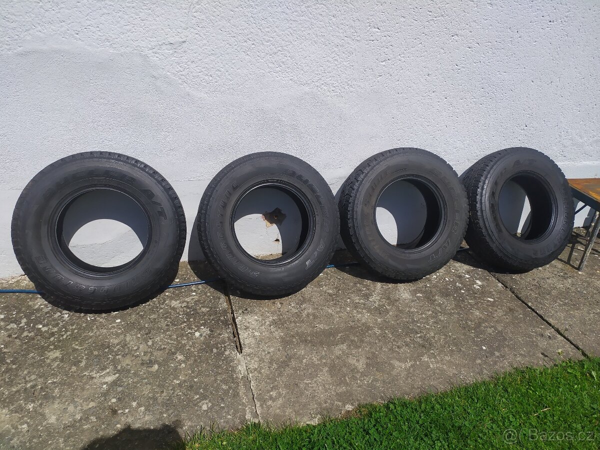 Bridgestone Dueler 235/75/15