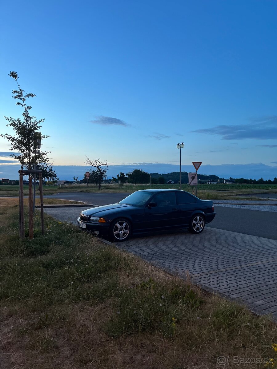 BMW E36 323i coupe 1996