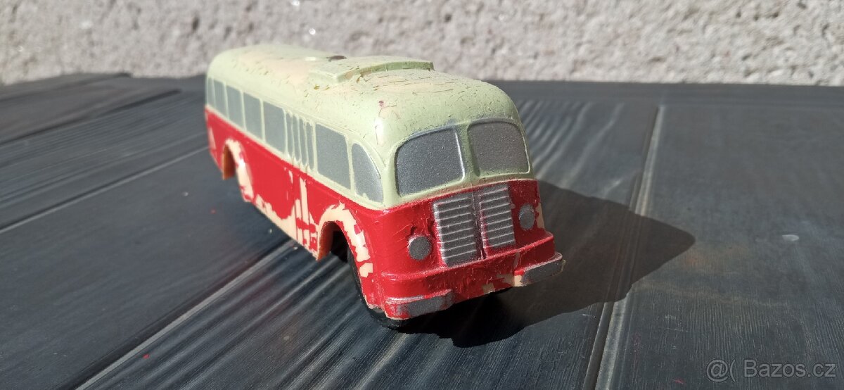 Starožitná hračka autobus Chronotechna bakelit
