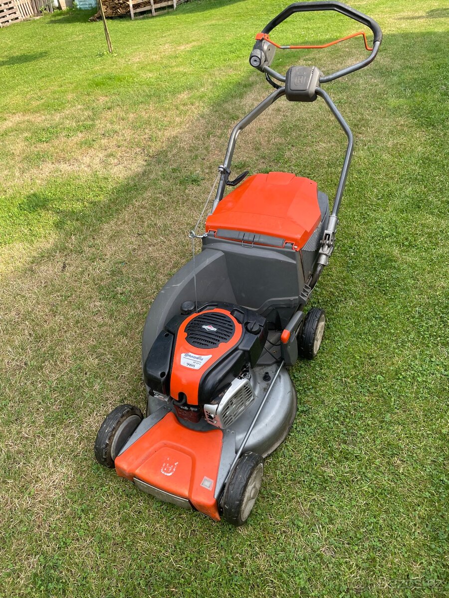 Benzinová sekačka Husqvarna