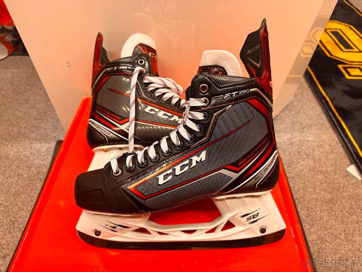 BRUSLE CCM JETSPEED FT 390 , vel.44/8,5 D