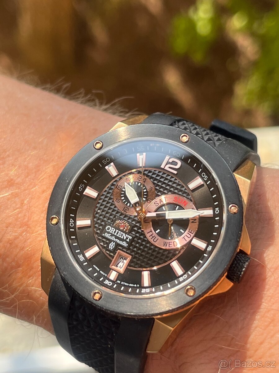 Hodinky Orient / cerno-zlate – sportovní automatické hodinky