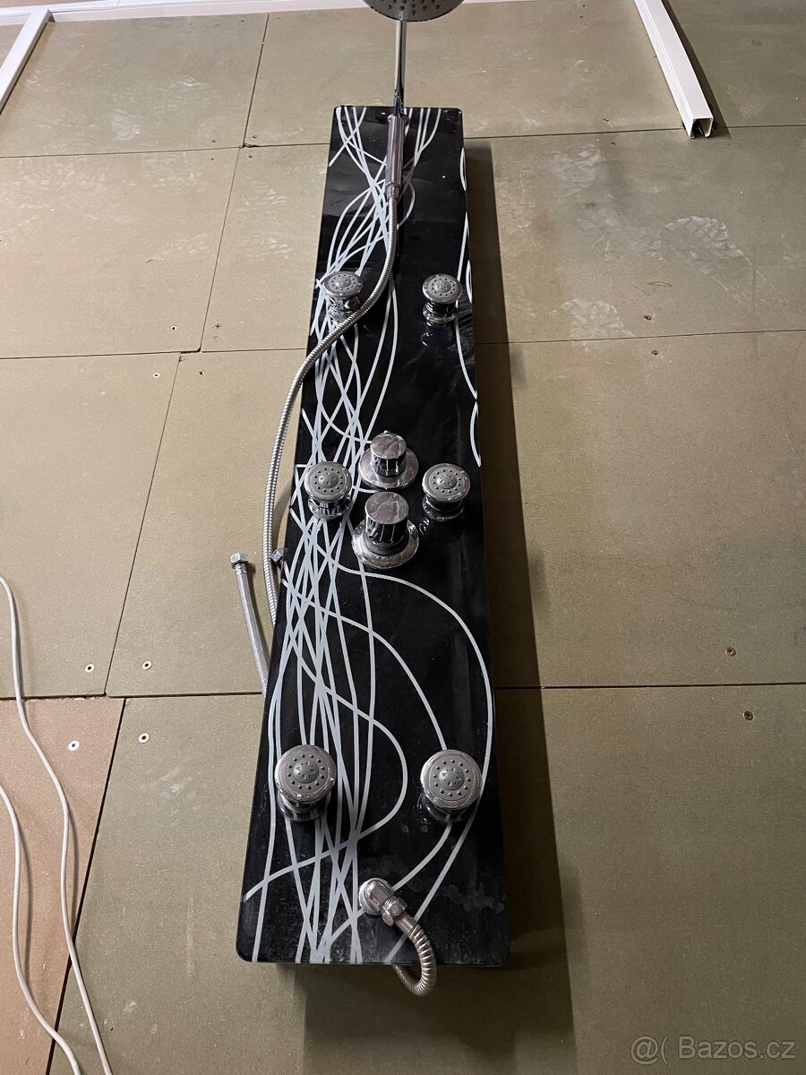 Sprchový panel