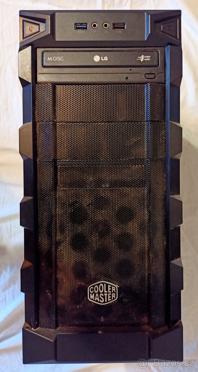 Počítač COOLER MASTER