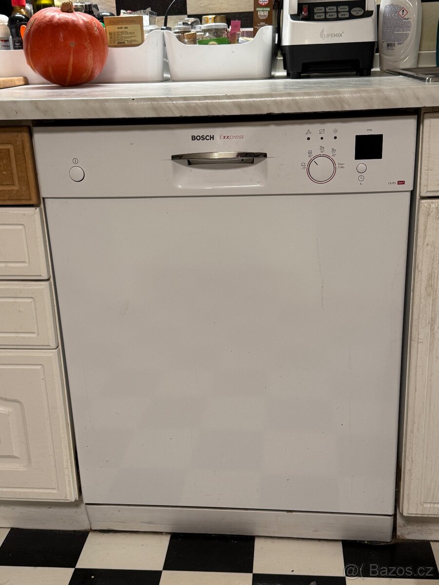 Vetavěná myčka Bosch Exxpress (60 cm)