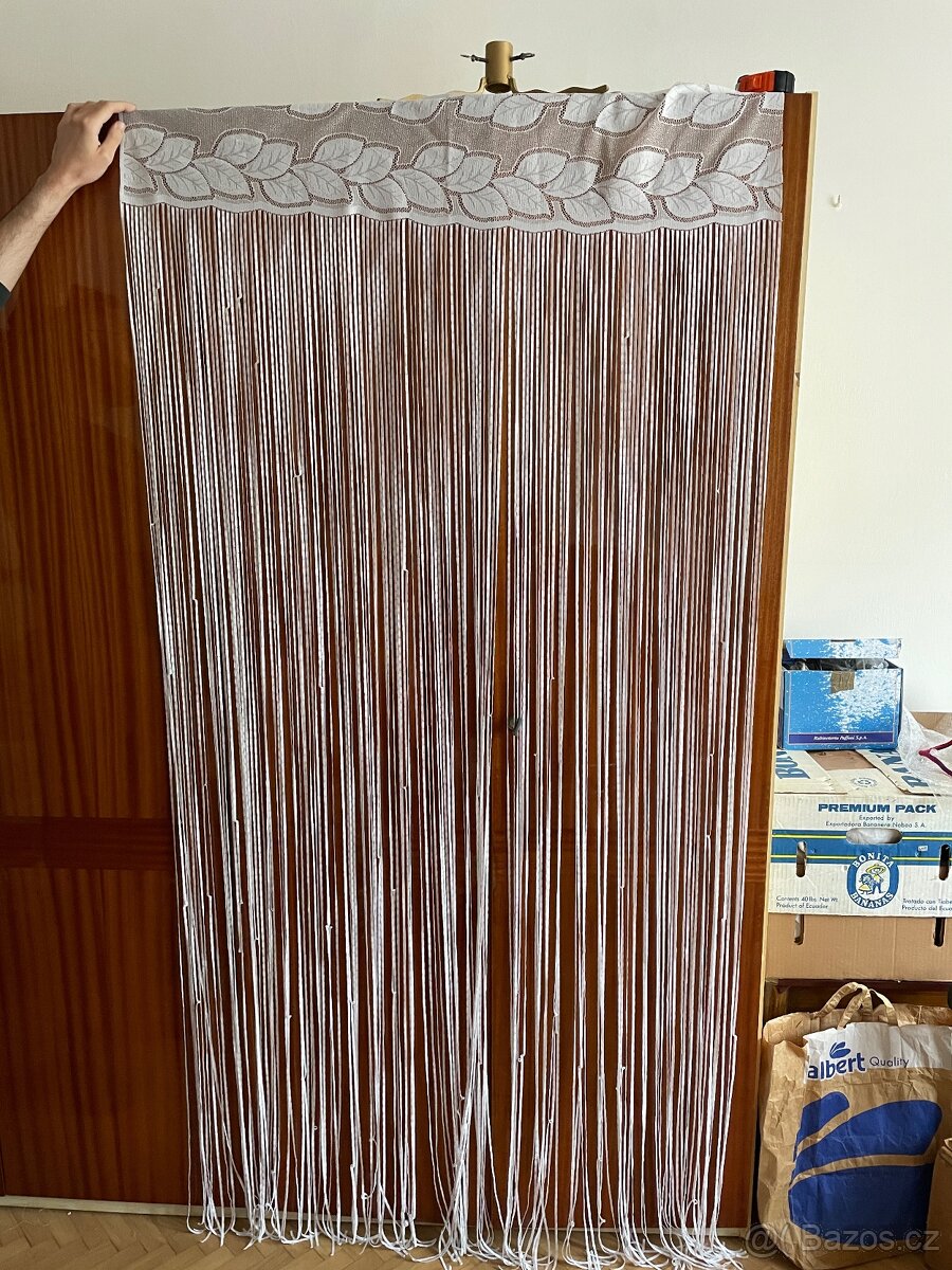 Provázková záclona do dveří
