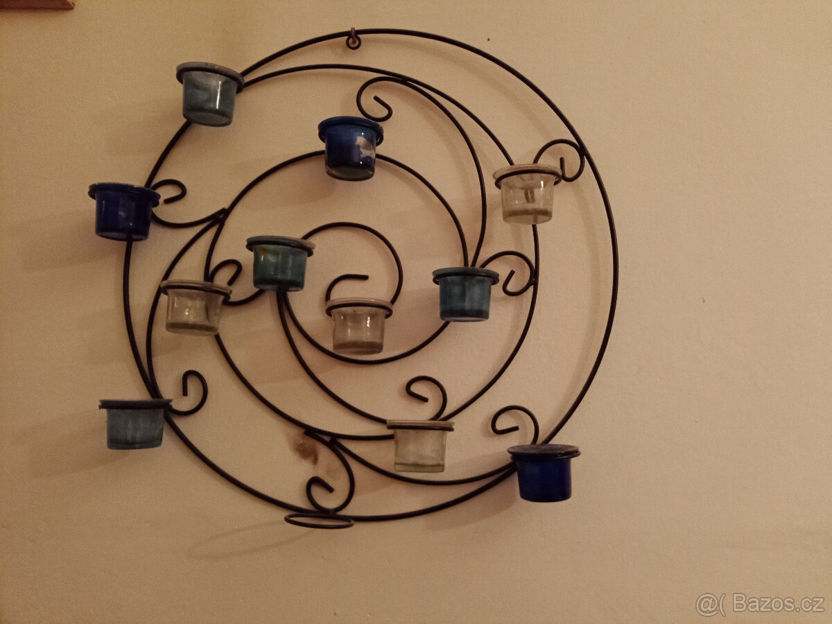 REZERVOVÁNO Nástěnný svícen