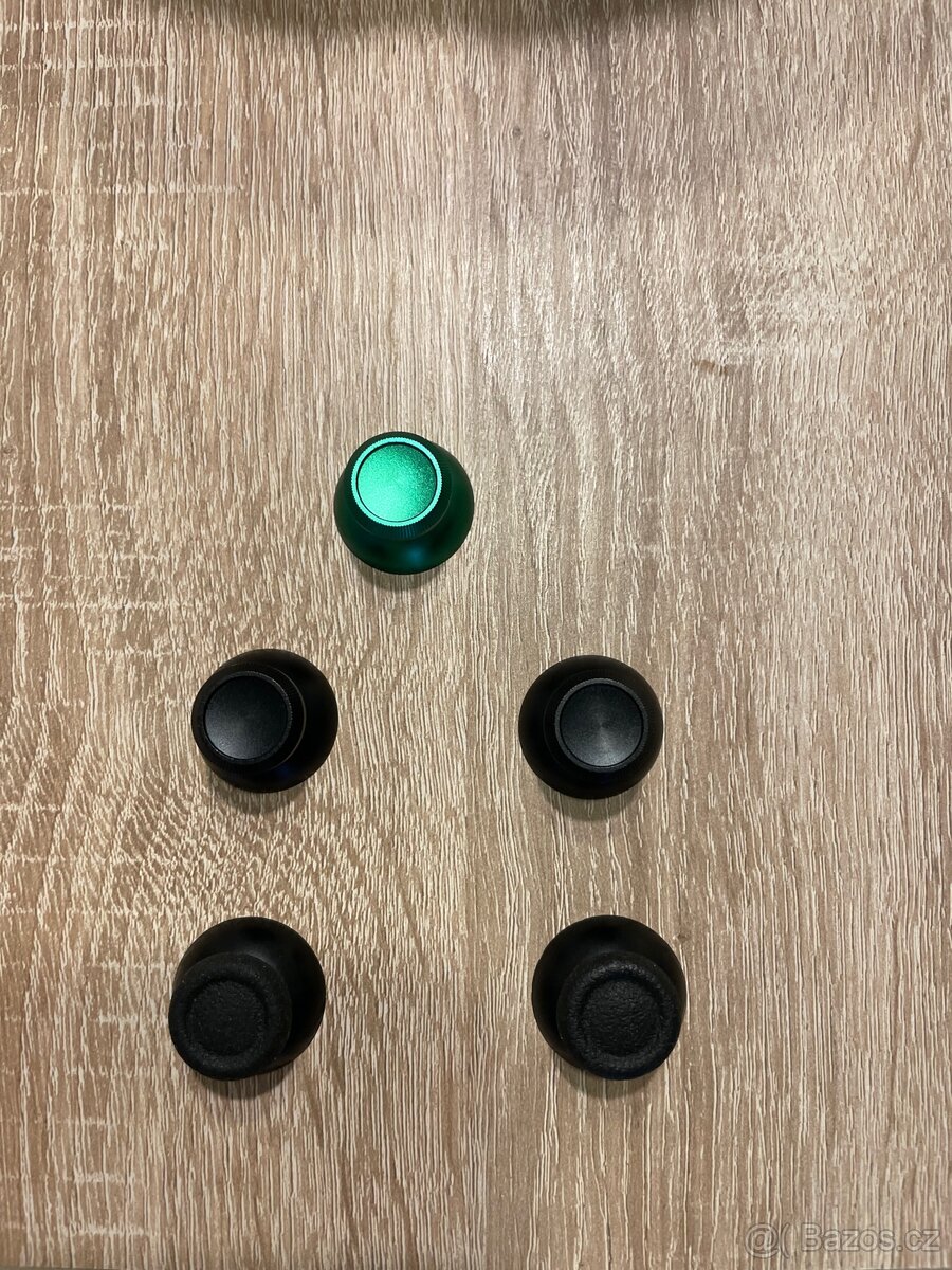 Kloboučky na ovladač PS4