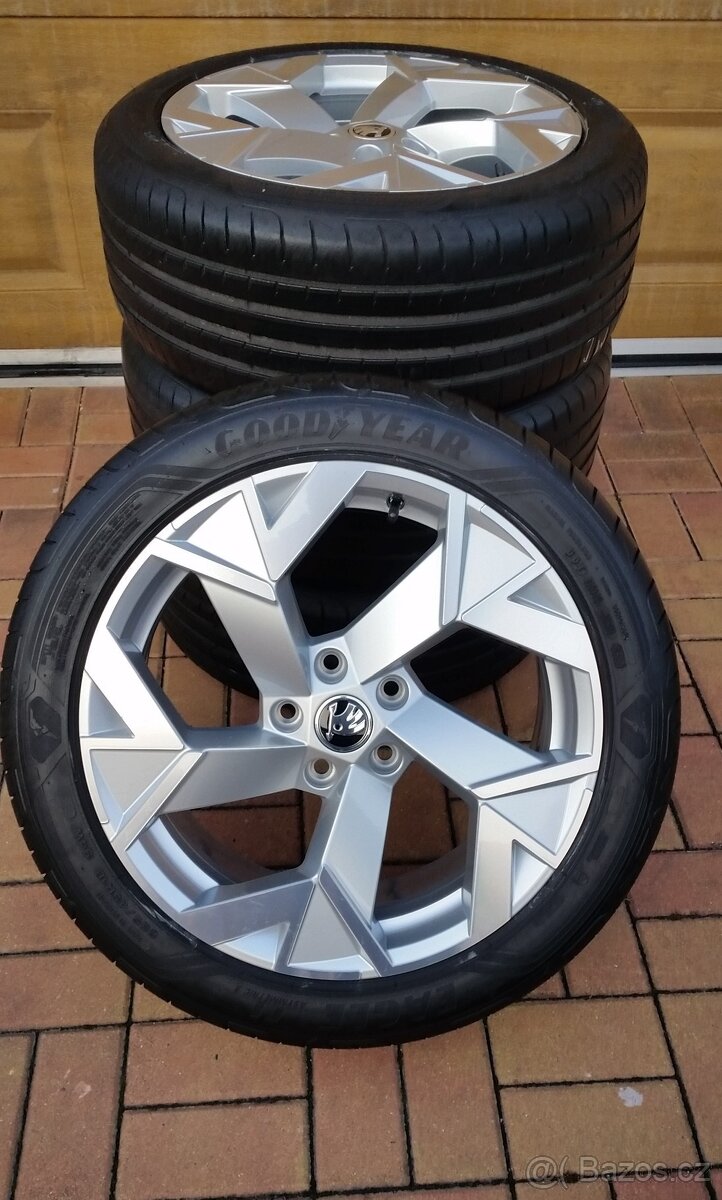 NOVÁ letní sada ŠKODA SUPERB 3 4 5x112 R18 také Passat B8 9