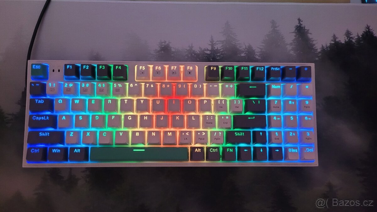 Herní RGB mechanická klávesnice
