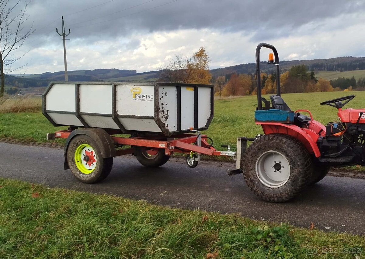 Sklápěcí přívěs