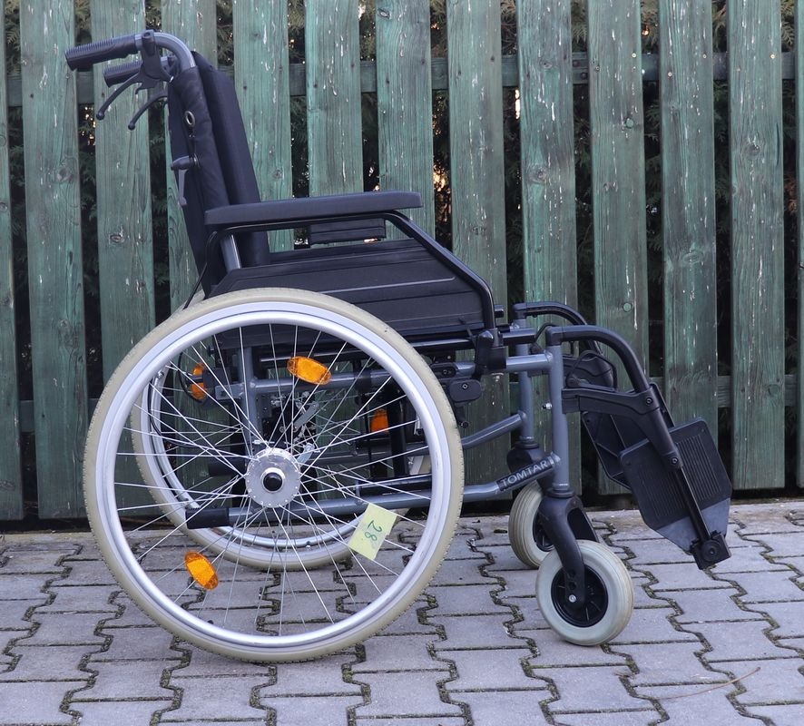 028-Mechanický invalidní vozík Tomtar.