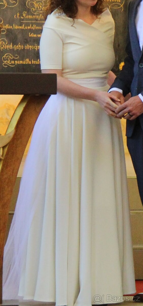 Svatební šaty (sukně + vlečka + vršek)