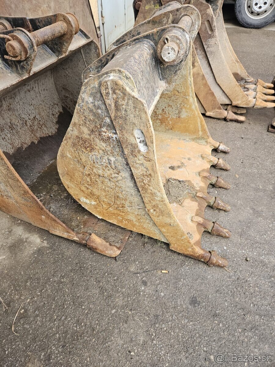 Lyzica caterpilar CAT 90cm