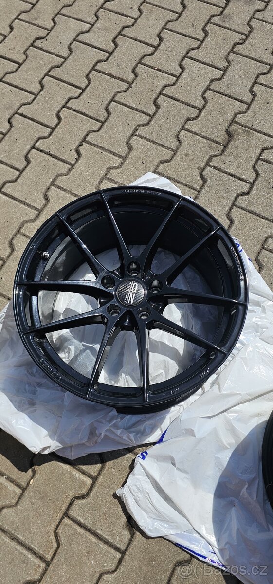 Oz Racing - 5x120 19" oz reacing Leggera HLT