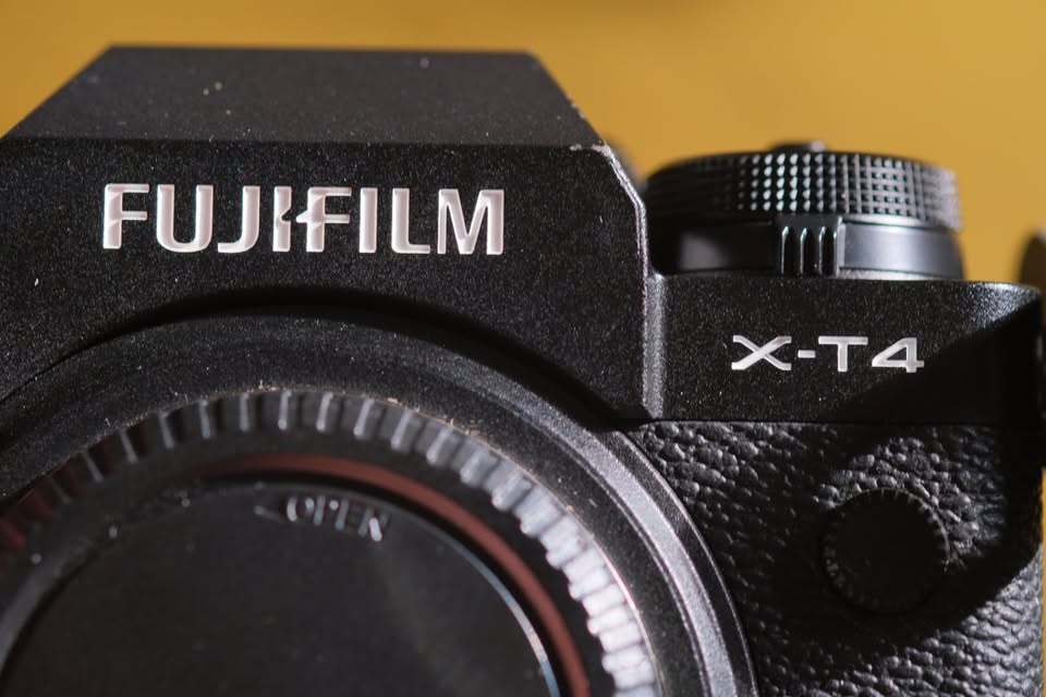 Fujifilm X-T4 + XF16-80f4+ XF33f1.4 +XF56f1.2+ XF23f2