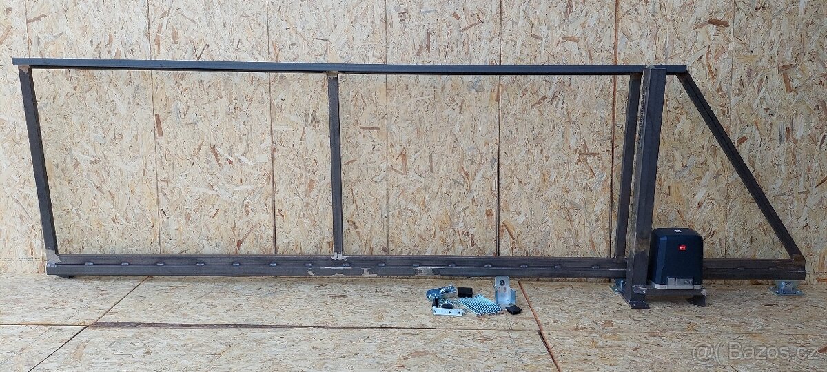 Samonosná posuvná brána C60 ECO (3-5m) základní