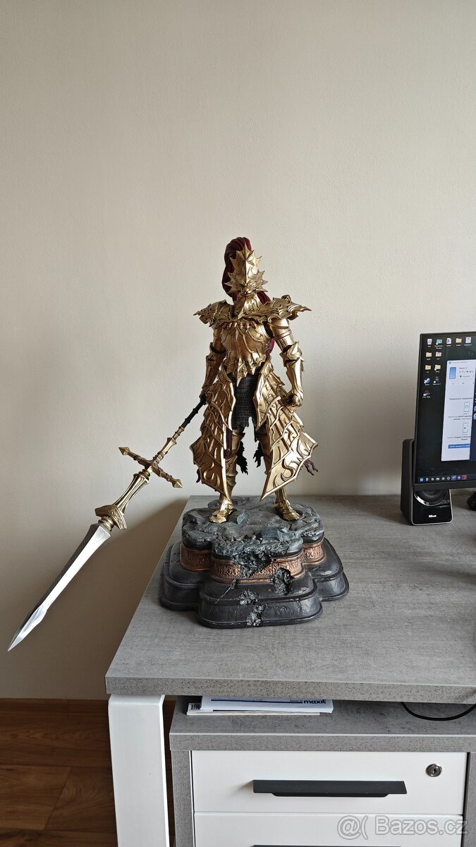 Dark Souls - Dragon Slayer Ornstein Statue