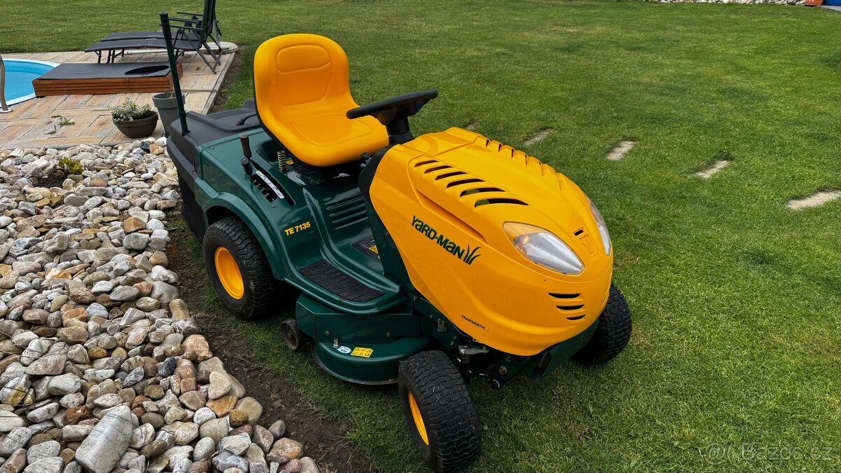 Zahradní traktor, traktůrek, sekačka MTD 13,5HP