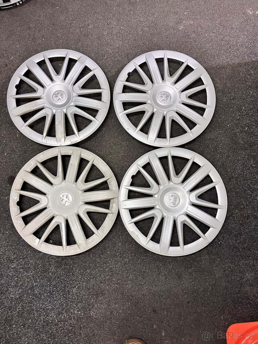 Sada originalních poklic na Peugeot 407 R16