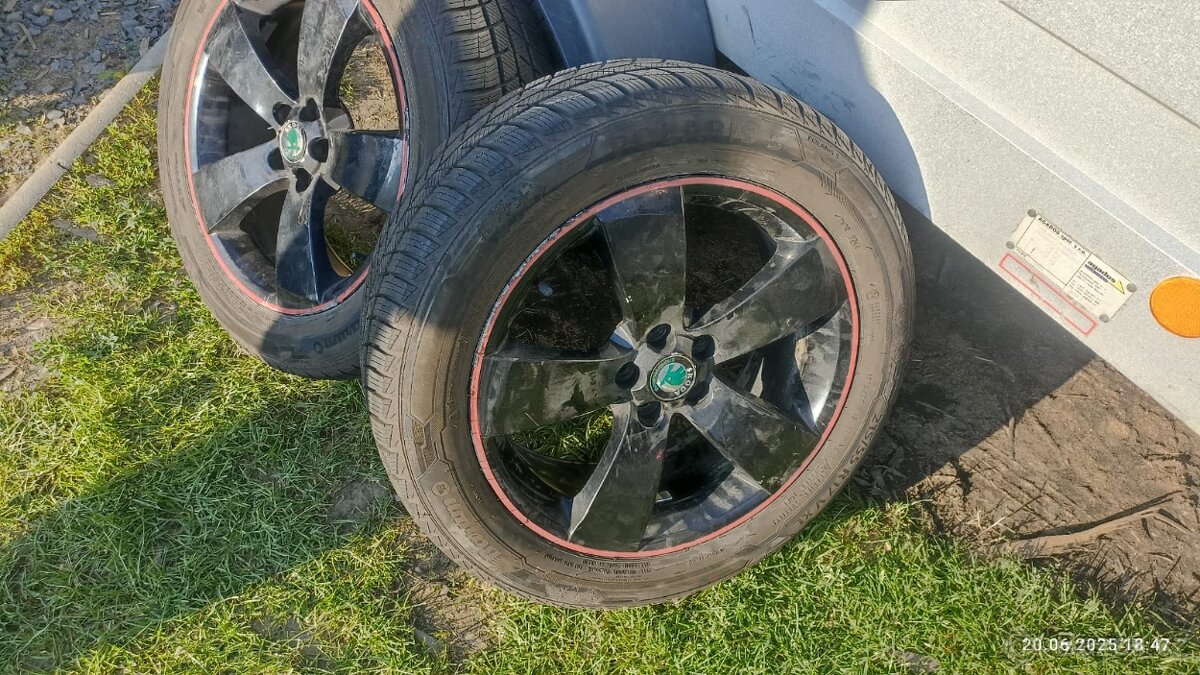 Pneu 215/55 R17