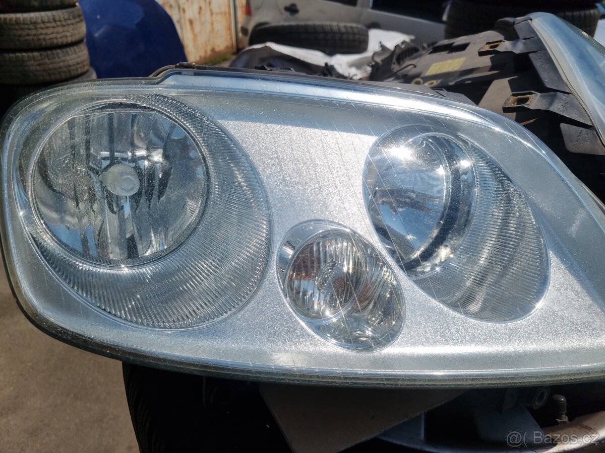Přední světla Volkswagen Touran