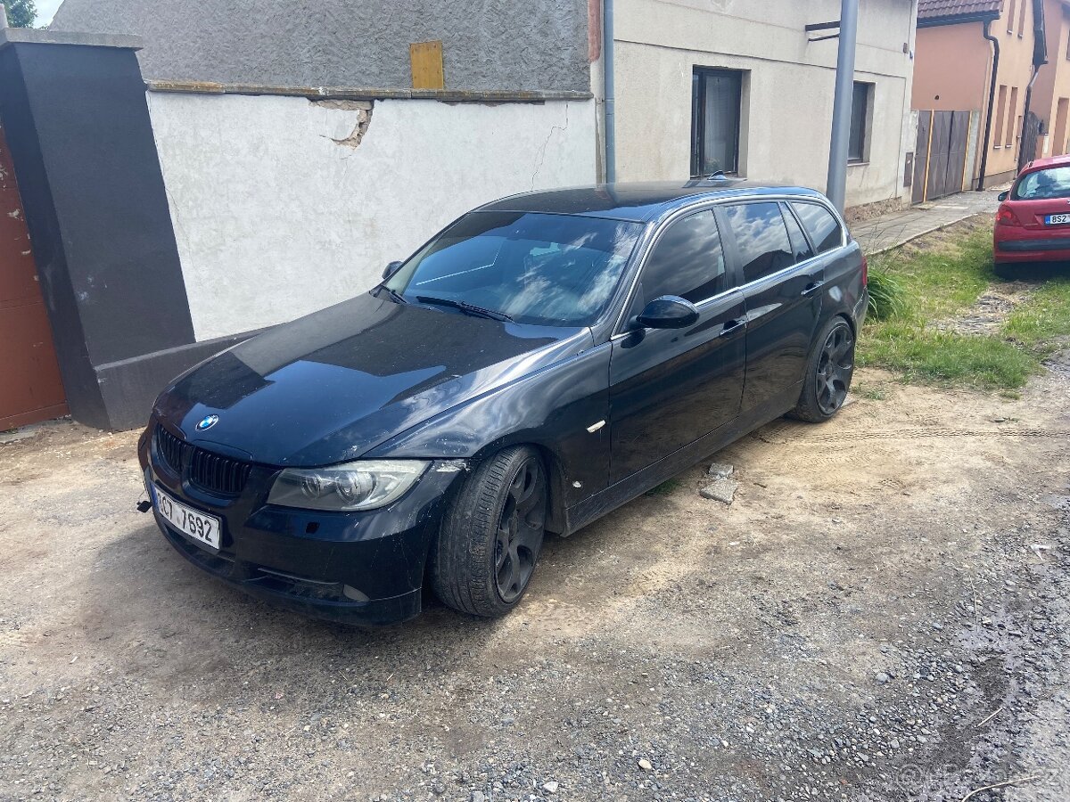 Bmw e91 330XD 170kw Na opravu.