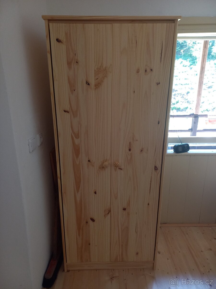 Šatní skříň
