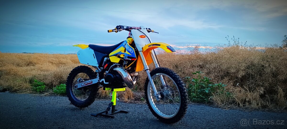 Suzuki RM 250 2t rok 1999 top stav