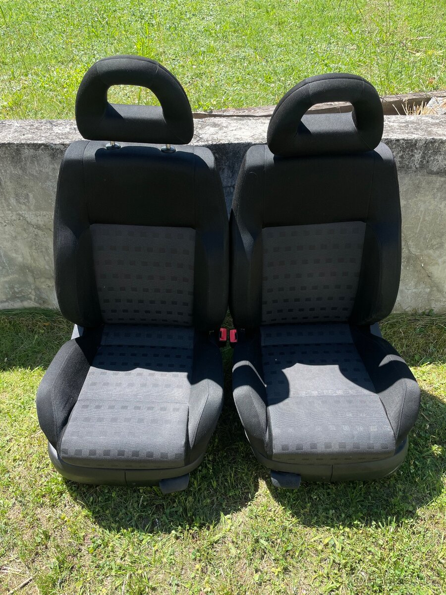 Hranaté polosport sedadla pro VW Golf 4 Variant / Bora