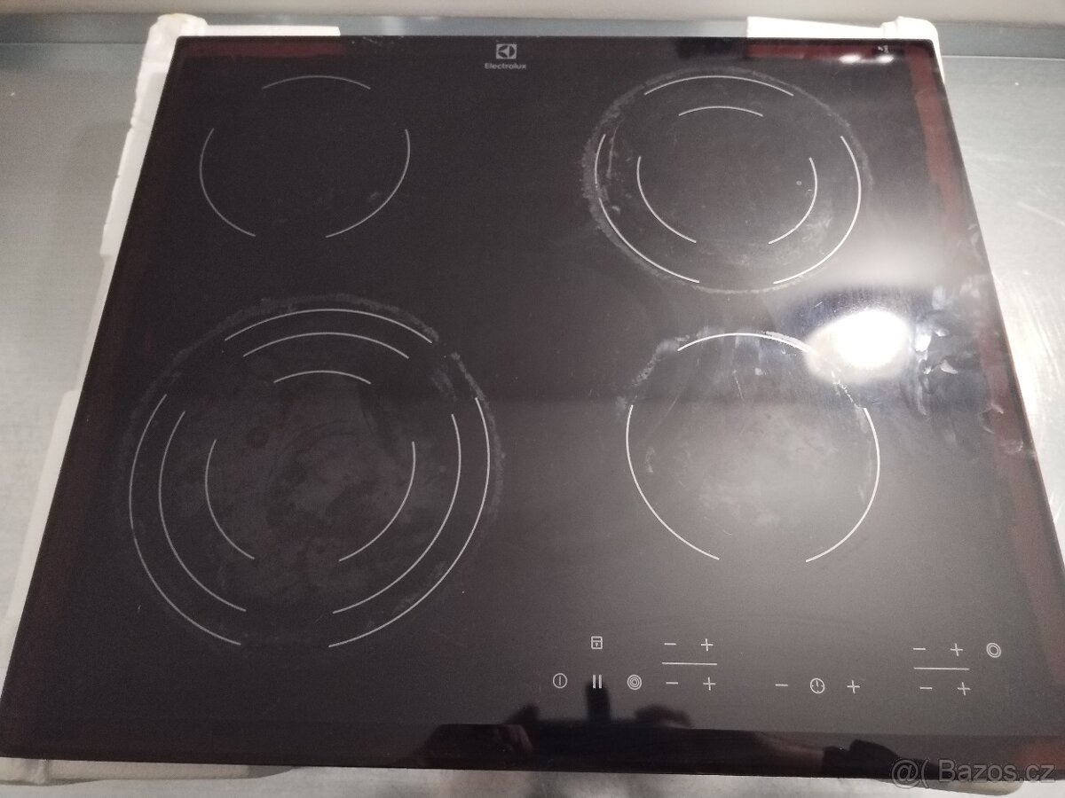 Sklokeramická varná deska Elektrolux EHF6343FOK