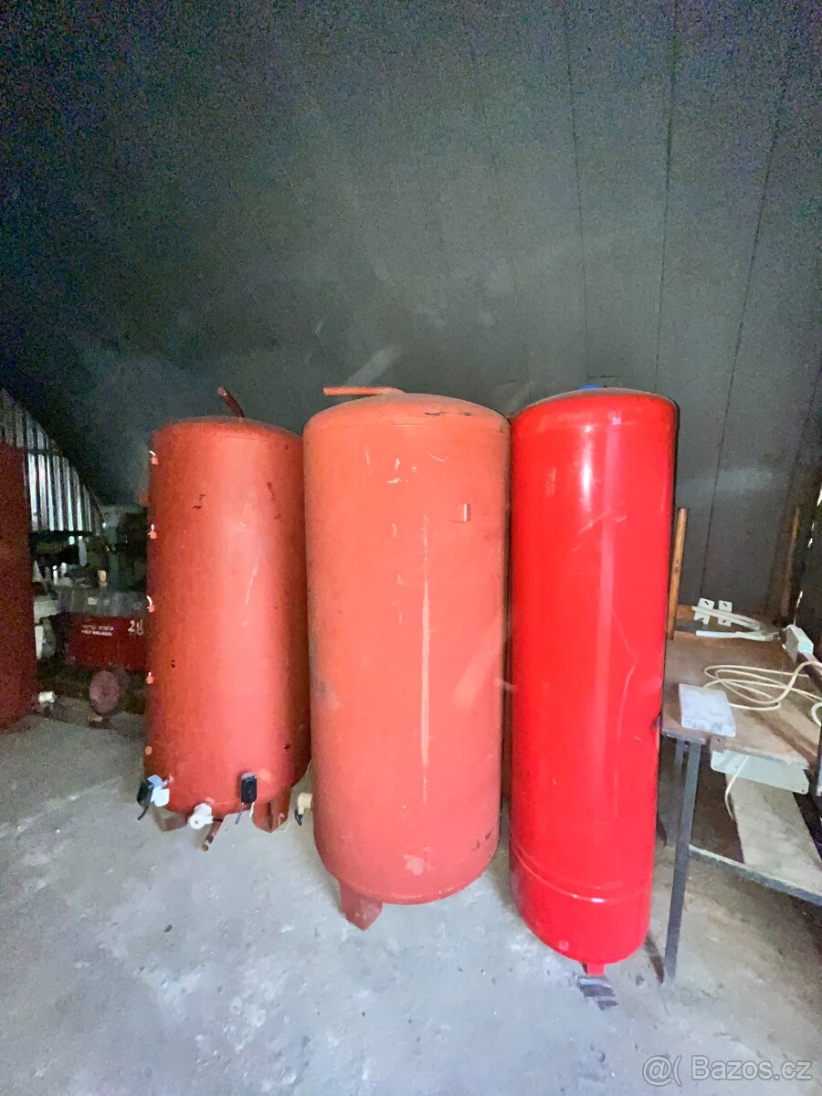 Akumulační nádrže k topení - 200 l