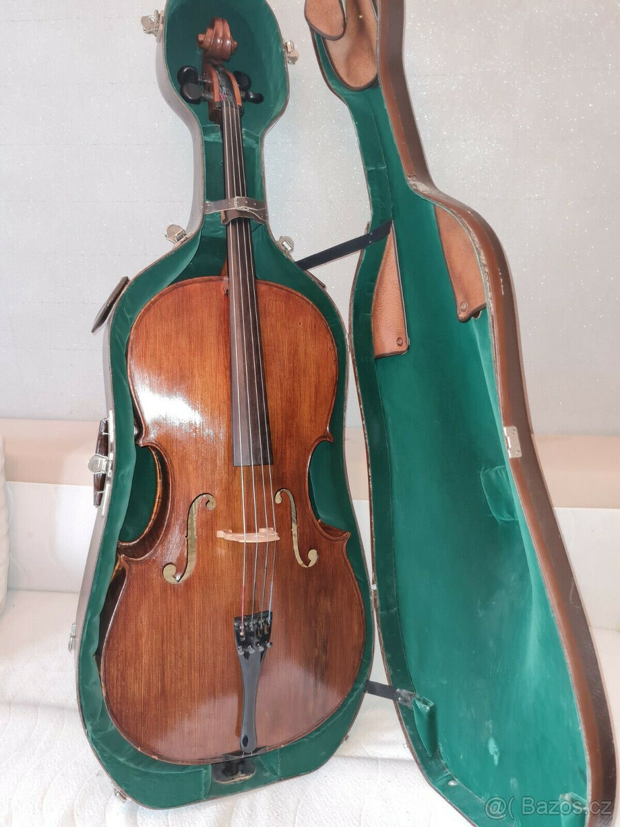 100 let starý výrobce 44 violoncellových houslí. TEO SCHUBER