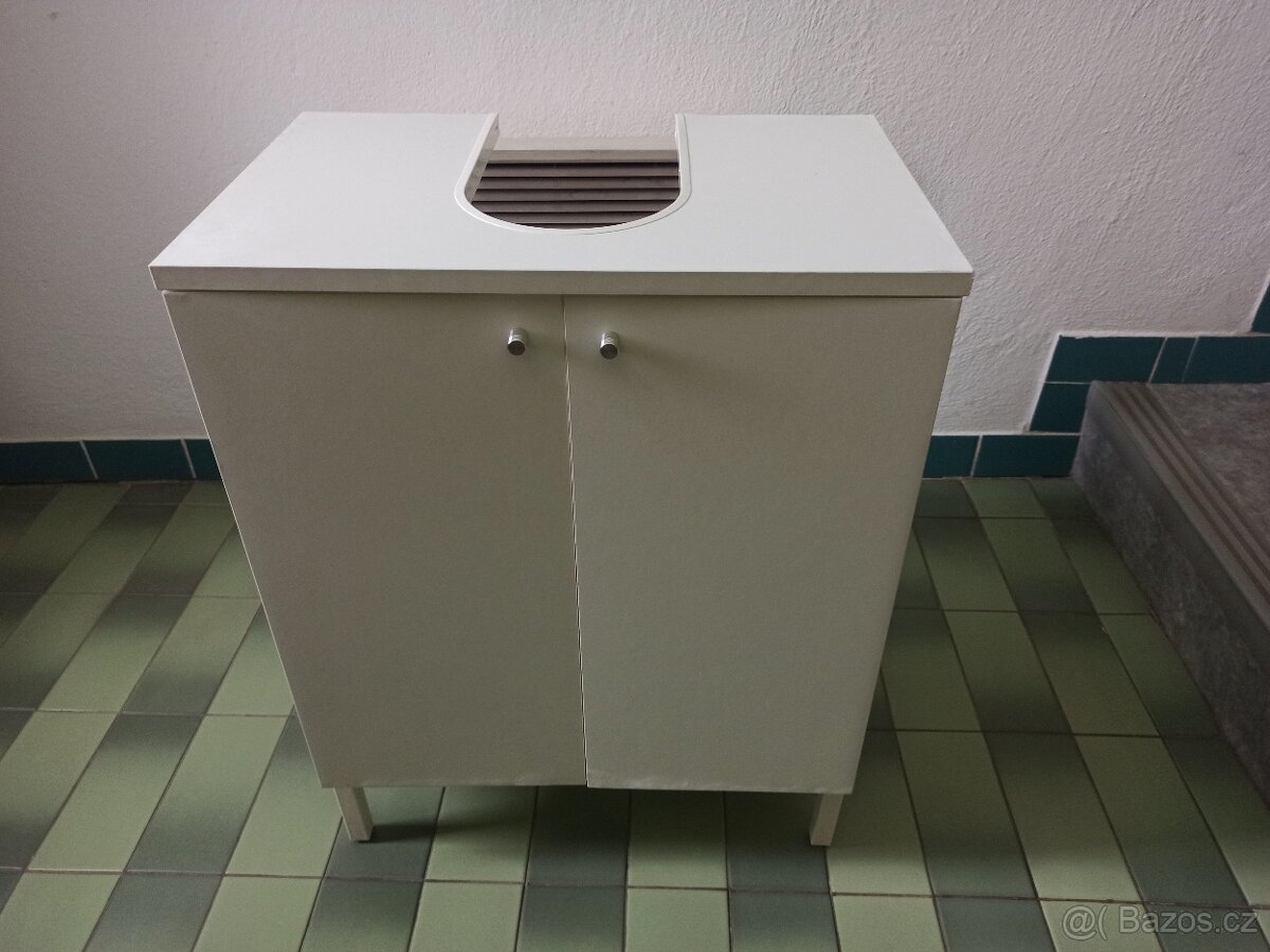 Skříňka pod umyvadlo