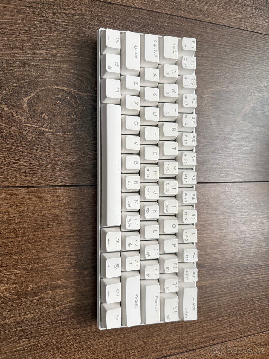 herní klávesnice Royal Kludge RK61