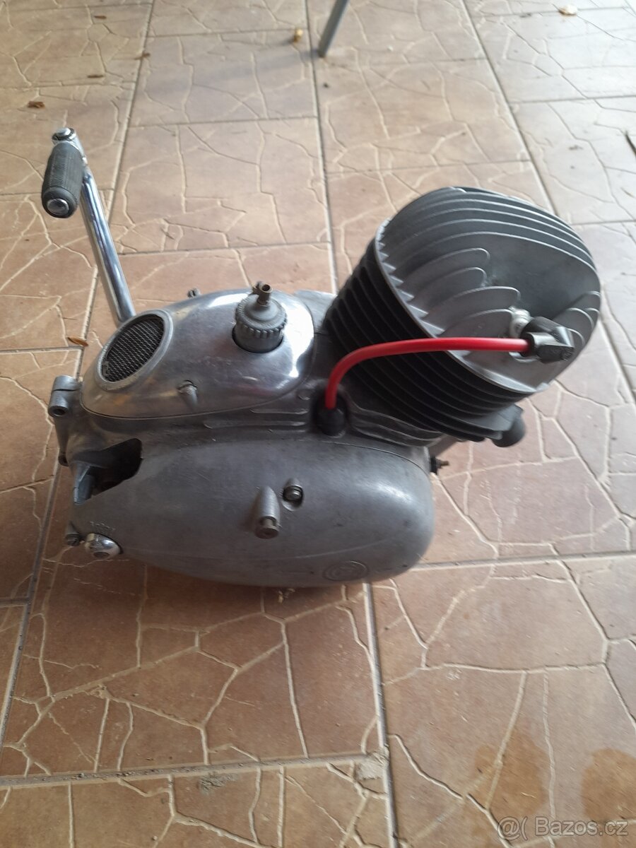 Motor čz 150c  komplet po GO
