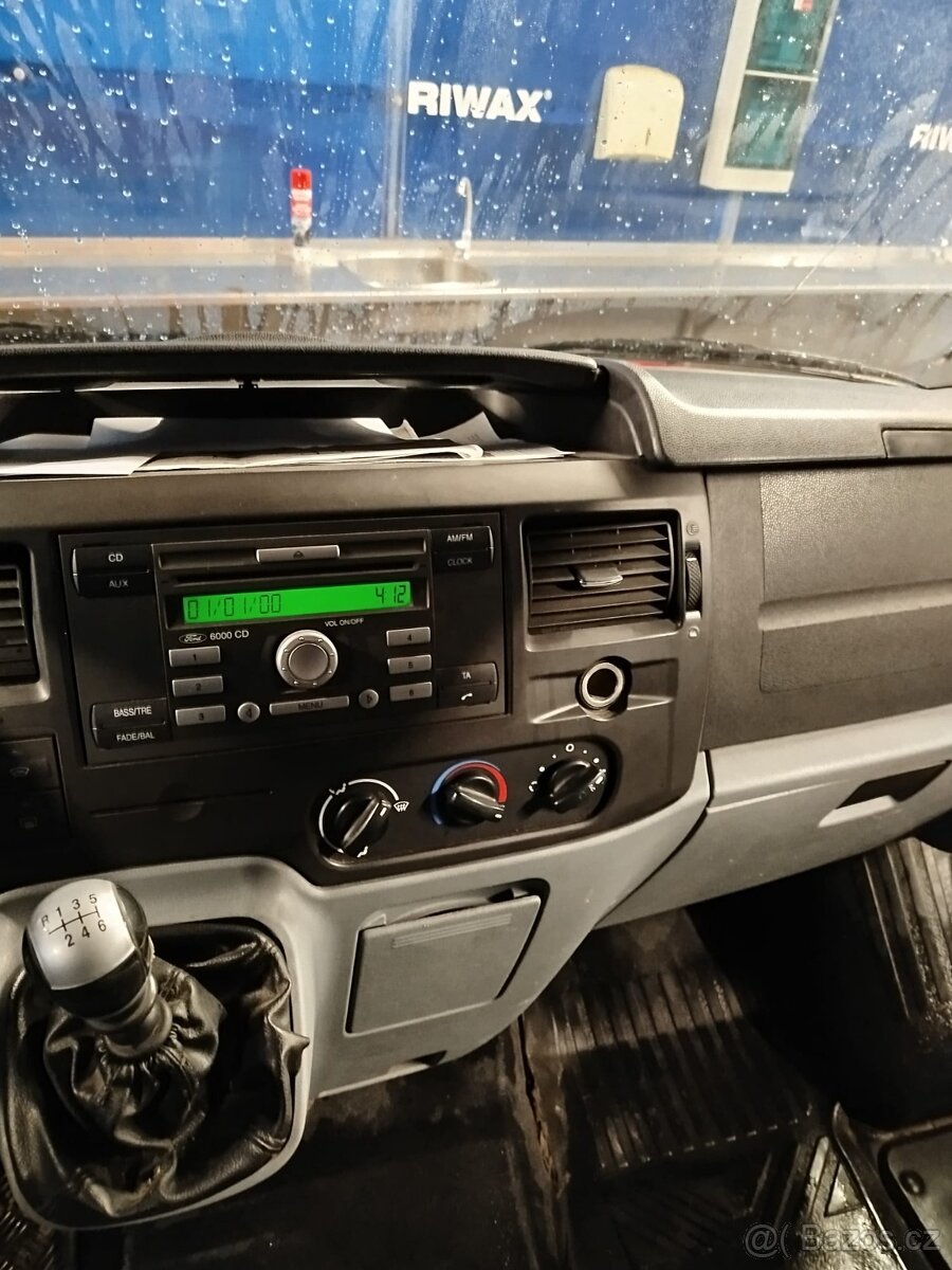 Ford Transit 6 míst
