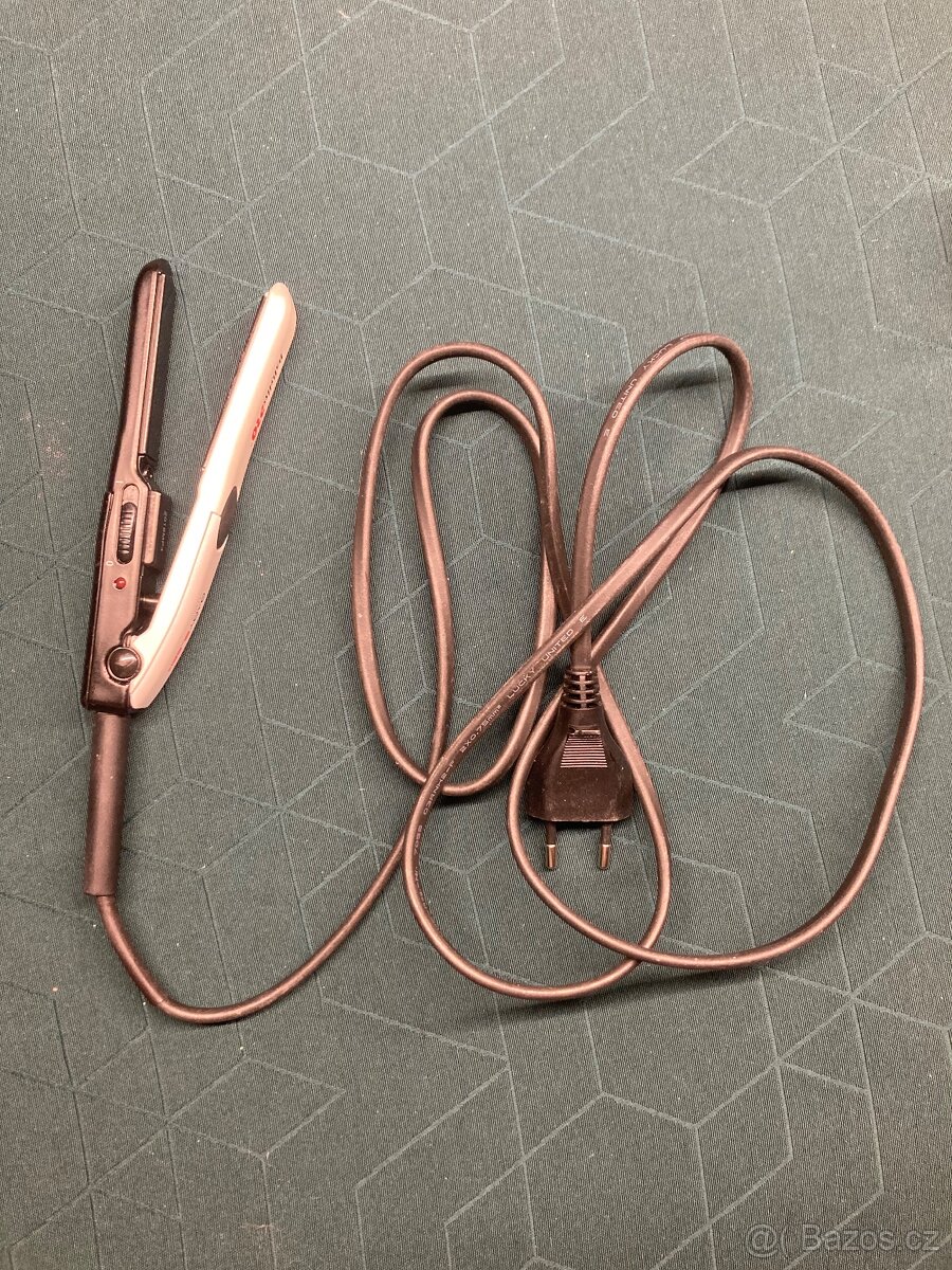 Cestovní žehlička na vlasy