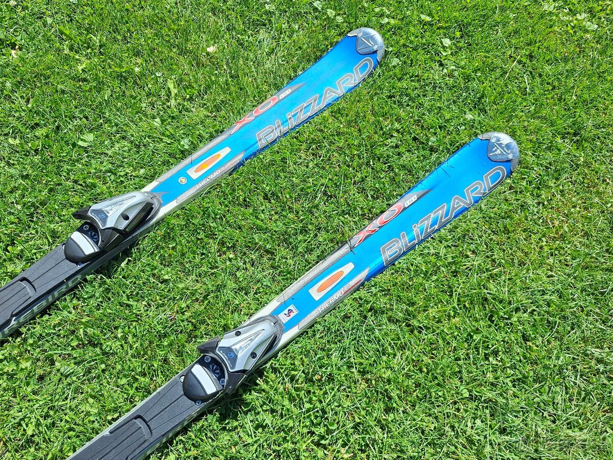 Prodám použité carvingové lyže Blizzard XO 151 cm