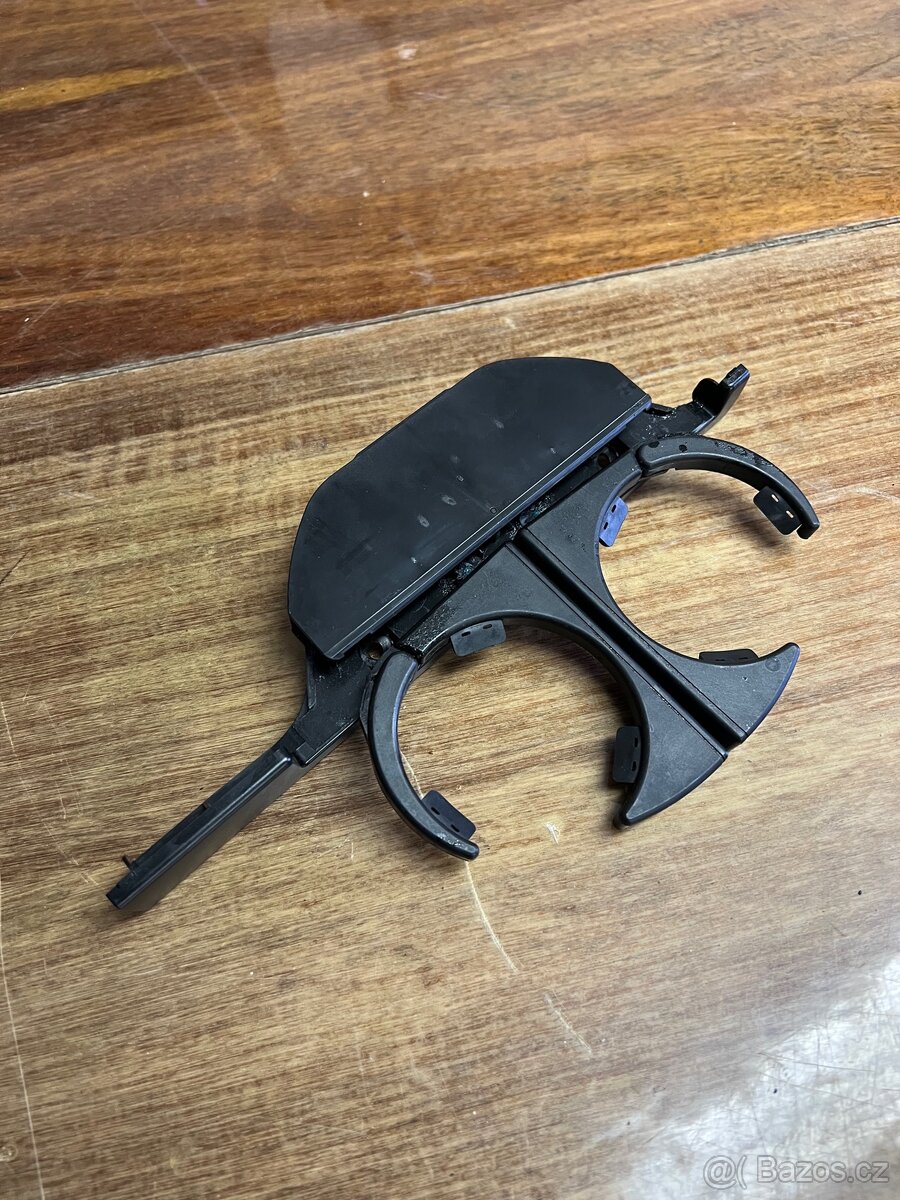 Držák nápojů BMW E39