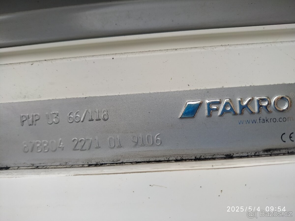 Střešní a výlezové okno