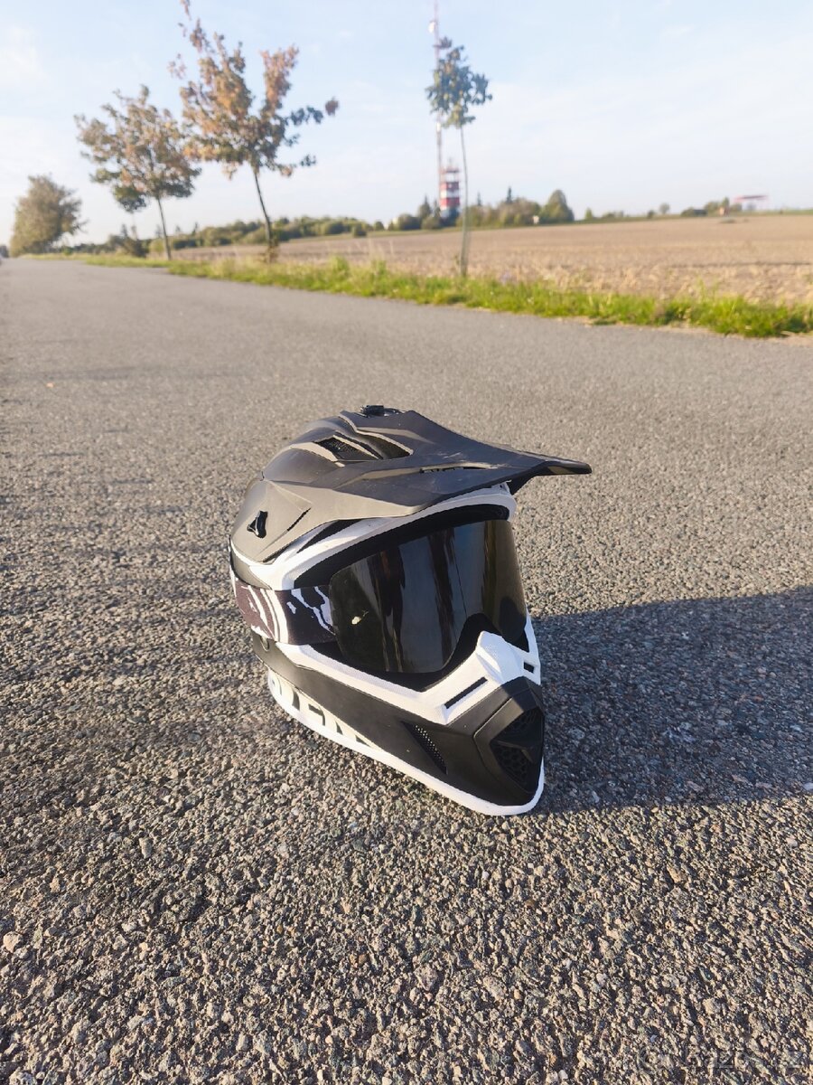 Motokrosová helma Raven